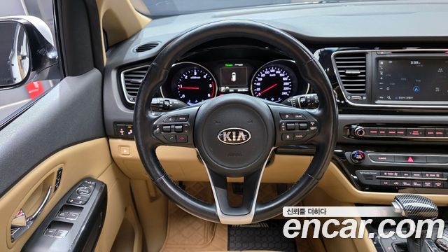 Kia Canival 2017 — photo 13