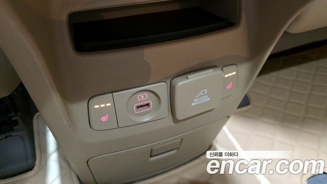 Kia Canival 2017 — photo 18