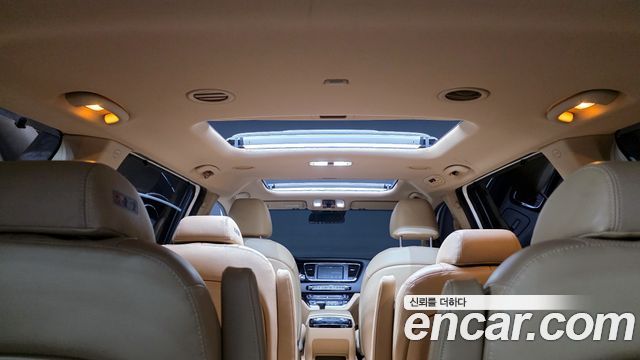 Kia Canival 2017 — photo 19