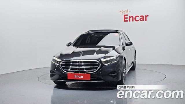 Mercedes-Benz E-Class 2024 — photo 3