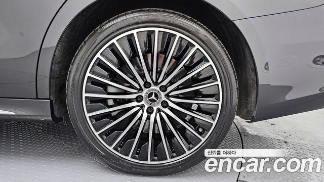 Mercedes-Benz E-Class 2024 — photo 5