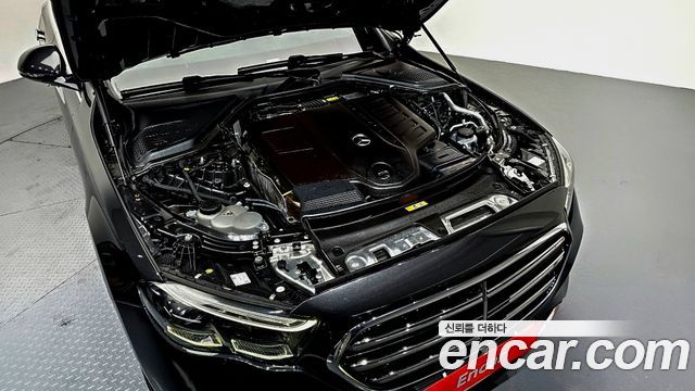 Mercedes-Benz E-Class 2024 — photo 6