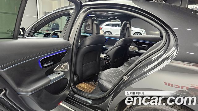 Mercedes-Benz E-Class 2024 — photo 11