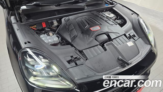 Porsche Cayenne 2023 — photo 6