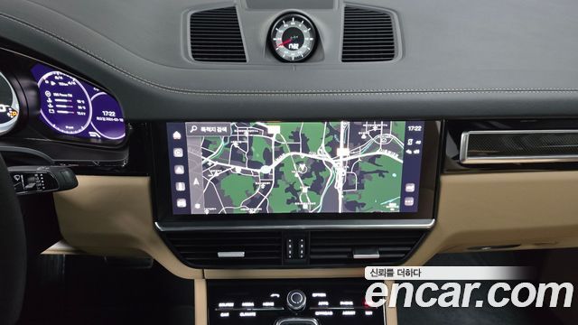 Porsche Cayenne 2023 — photo 14