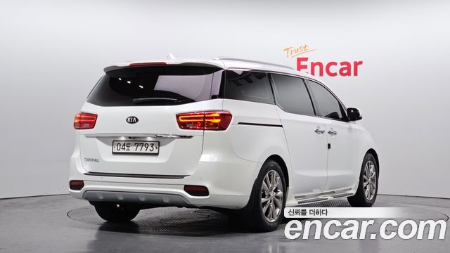 Kia Canival 2019 — photo 2