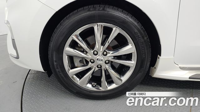 Kia Canival 2019 — photo 5