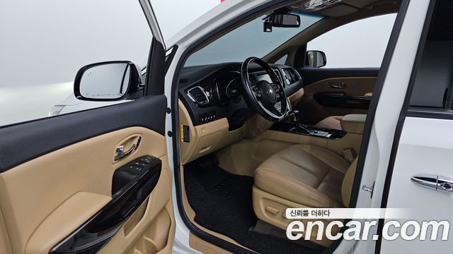 Kia Canival 2019 — photo 10