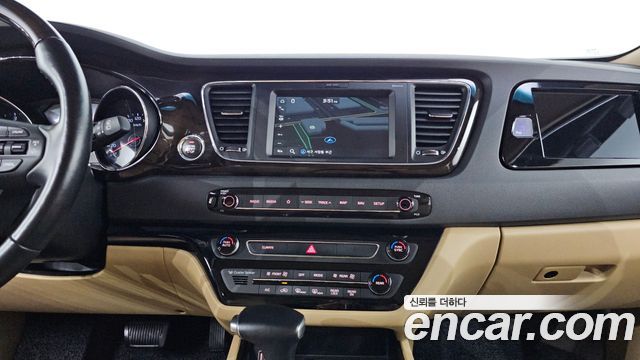 Kia Canival 2019 — photo 14