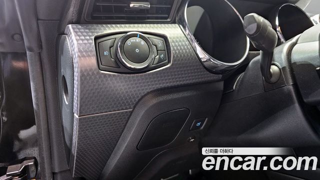 Ford Mustang 2016 — photo 19