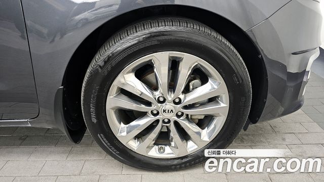 Kia Canival 2018 — photo 5