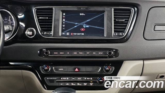Kia Canival 2018 — photo 14
