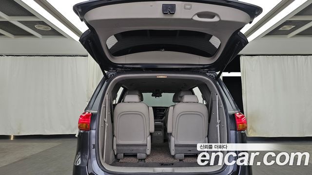 Kia Canival 2018 — photo 20