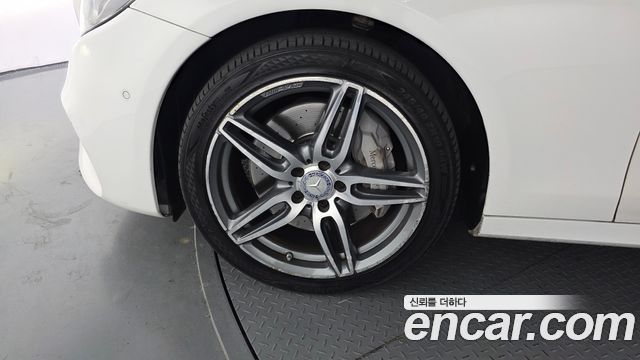 Mercedes-Benz E-Class 2017 — photo 5