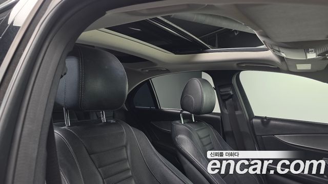 Mercedes-Benz E-Class 2017 — photo 18