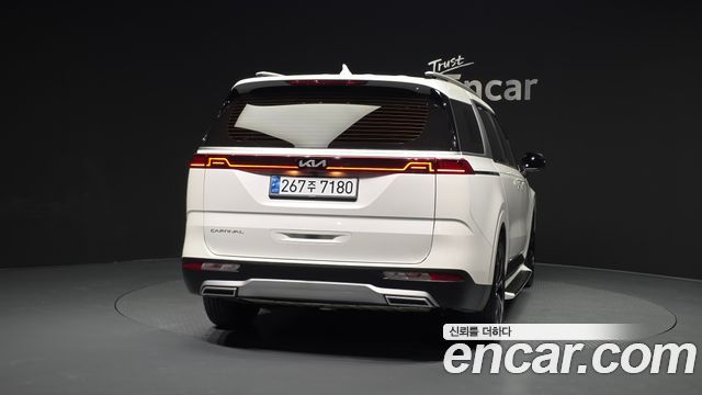 Kia Canival 2022 — photo 4