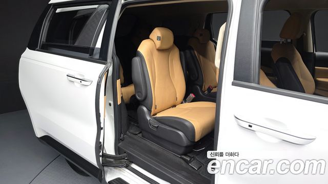 Kia Canival 2022 — photo 12