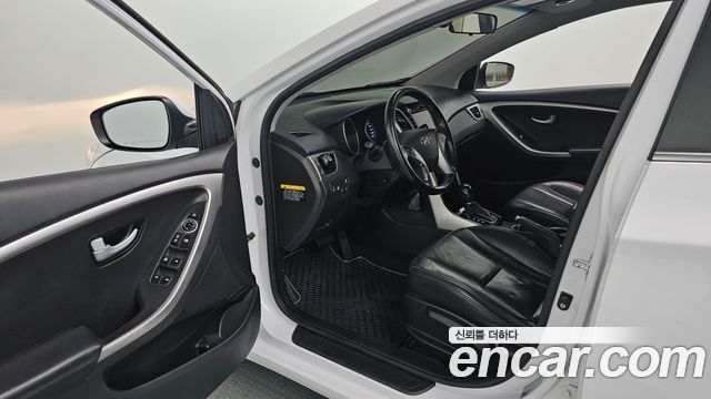 Hyundai i30 2015 — photo 10