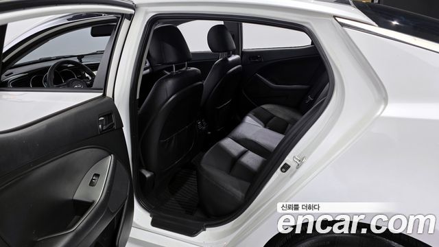 Kia K5 2015 — photo 11