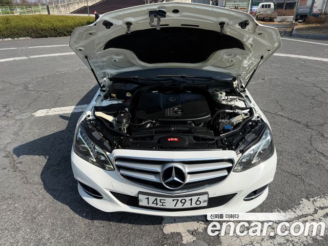 Mercedes-Benz E-Class 2014 — photo 2