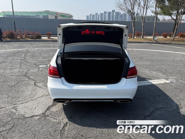 Mercedes-Benz E-Class 2014 — photo 3