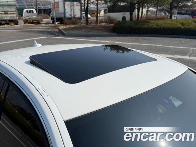Mercedes-Benz E-Class 2014 — photo 14