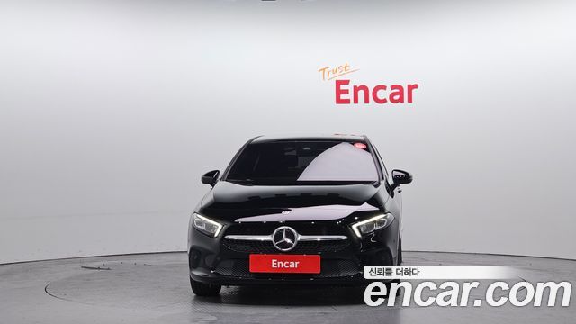 Mercedes-Benz A-Class 2022 — photo 3