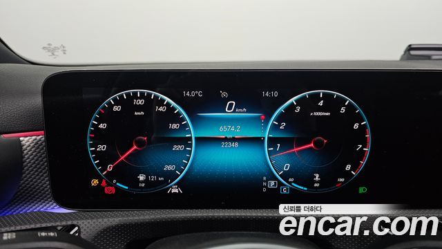 Mercedes-Benz A-Class 2022 — photo 8