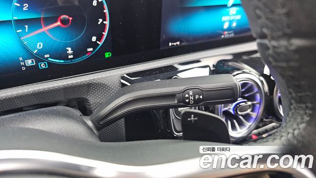 Mercedes-Benz A-Class 2022 — photo 9