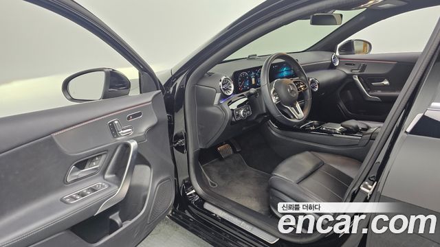 Mercedes-Benz A-Class 2022 — photo 10