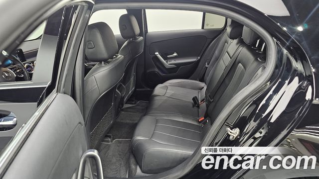 Mercedes-Benz A-Class 2022 — photo 12