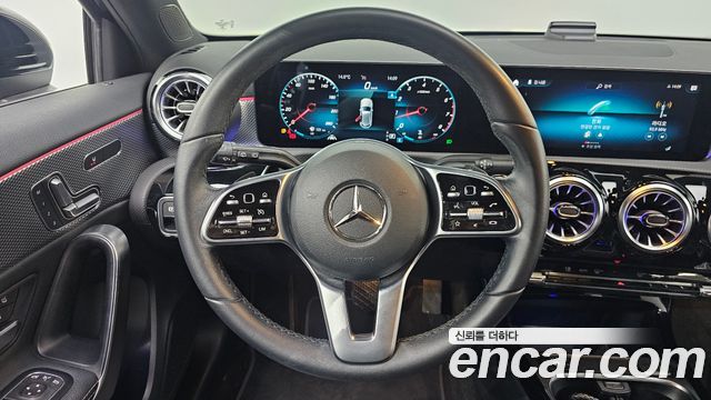 Mercedes-Benz A-Class 2022 — photo 13