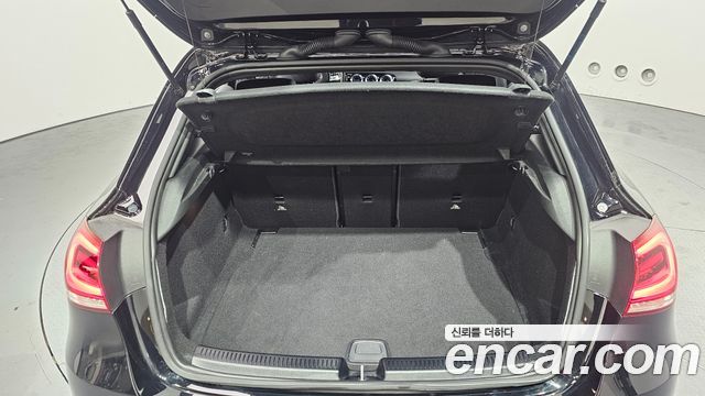 Mercedes-Benz A-Class 2022 — photo 20