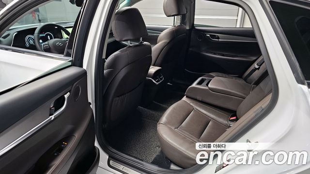Hyundai Grandeur 2023 — photo 11