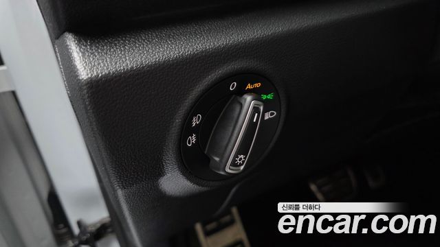 Volkswagen T-Roc 2021 — photo 19