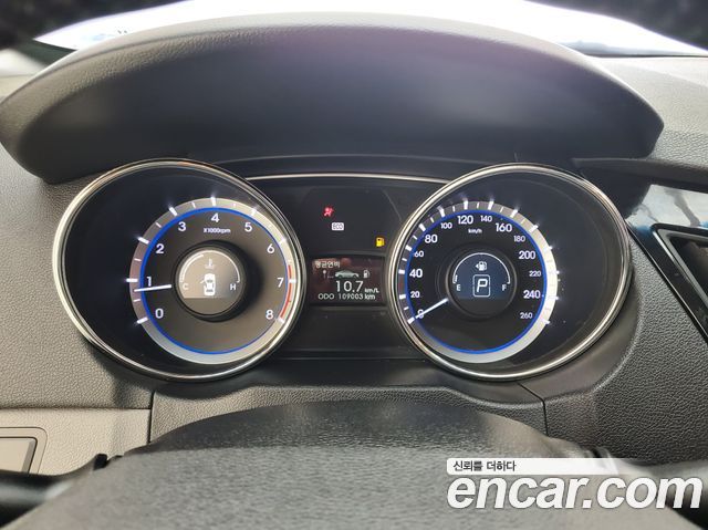 Hyundai Sonata 2010 — photo 12