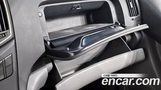 Hyundai Starex 2020 — photo 19