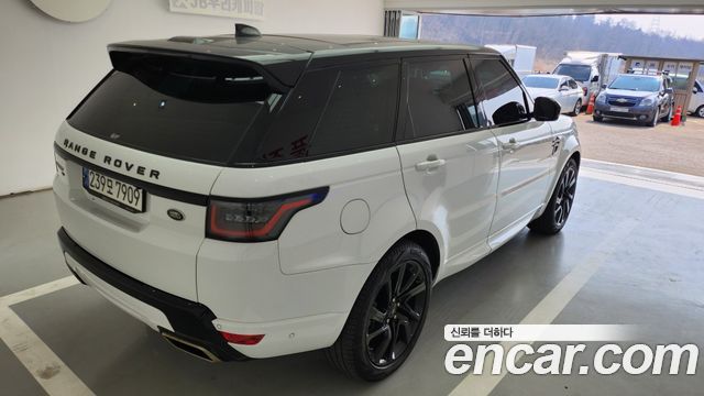 Land Rover Range Rover Sport 2021 — photo 11