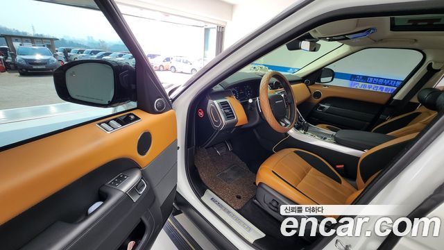 Land Rover Range Rover Sport 2021 — photo 17