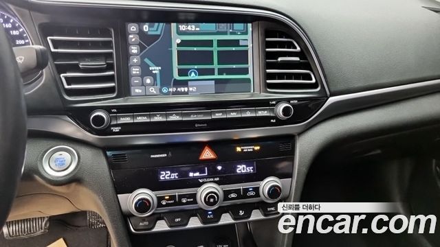 Hyundai AVANTE 2019 — photo 13