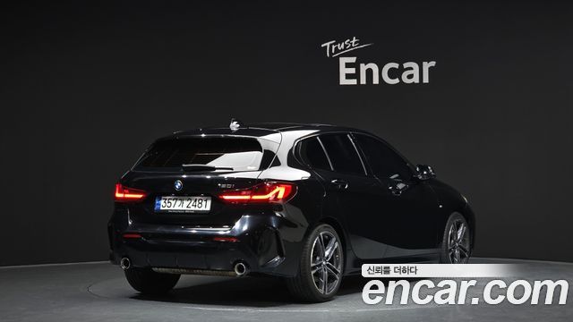 BMW 1-Series 2022 — photo 2