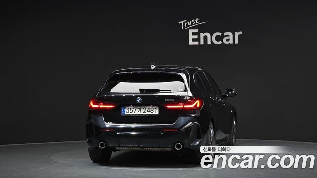 BMW 1-Series 2022 — photo 4