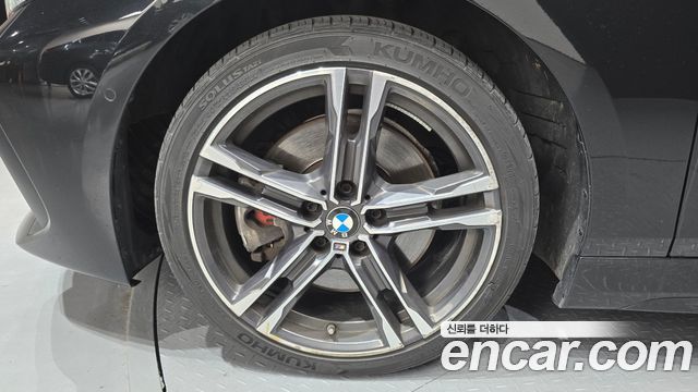 BMW 1-Series 2022 — photo 5
