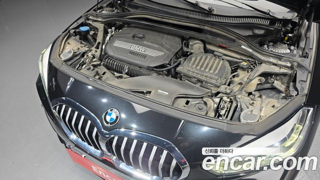 BMW 1-Series 2022 — photo 6