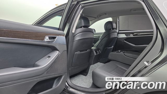 Genesis G80 2019 — photo 17