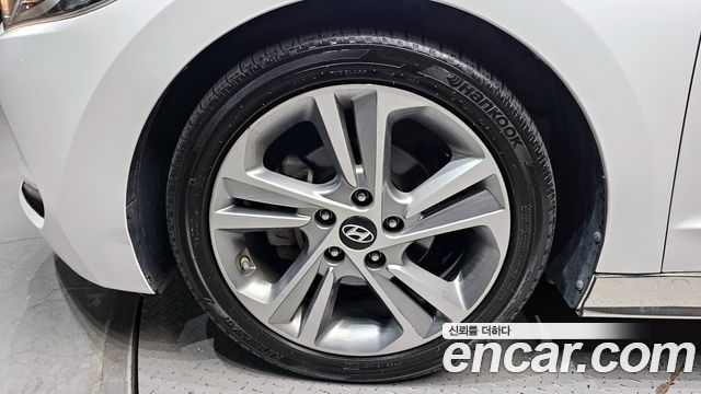 Hyundai AVANTE 2017 — photo 5
