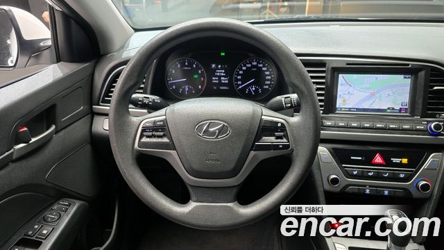 Hyundai AVANTE 2017 — photo 14