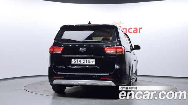 Kia Canival 2015 — photo 4