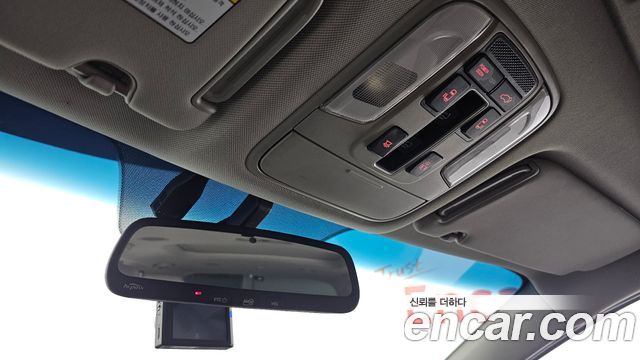 Kia Canival 2015 — photo 14