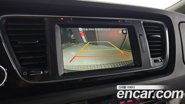 Kia Canival 2015 — photo 16